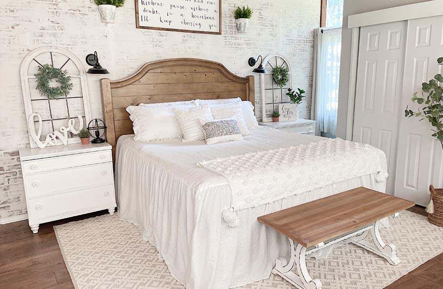 Distressed Wooden Corbel Bench