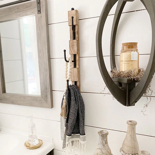 Vertical Swivel Wall Hook System