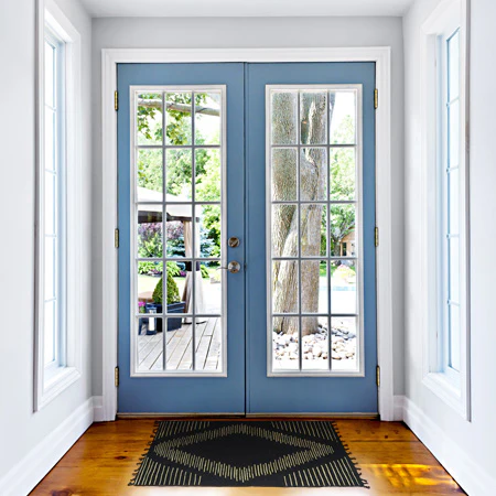 Tribal Inspired Black Diamond Accent Rug