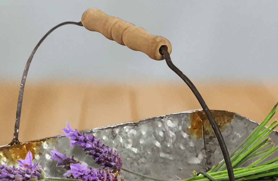 Distressed Edge Galvanized Display Tray