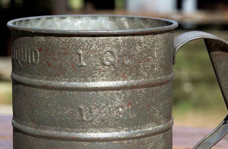 Aged Metal 1-Quart Measuring Cup