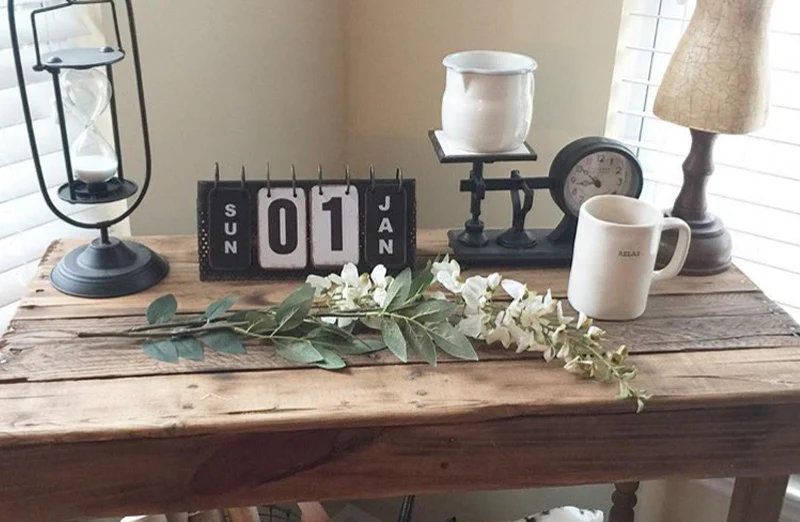 Petite Hardware Scale Clock