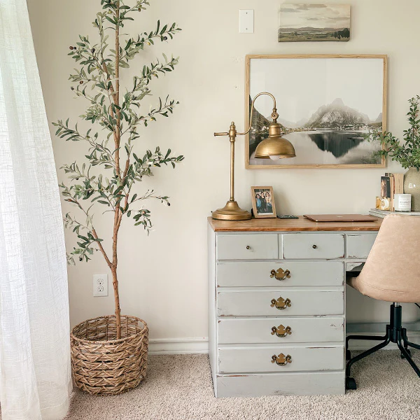 Gooseneck Metal Tabletop Lamp