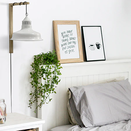 White Enamel Wall Lamp and Bracket