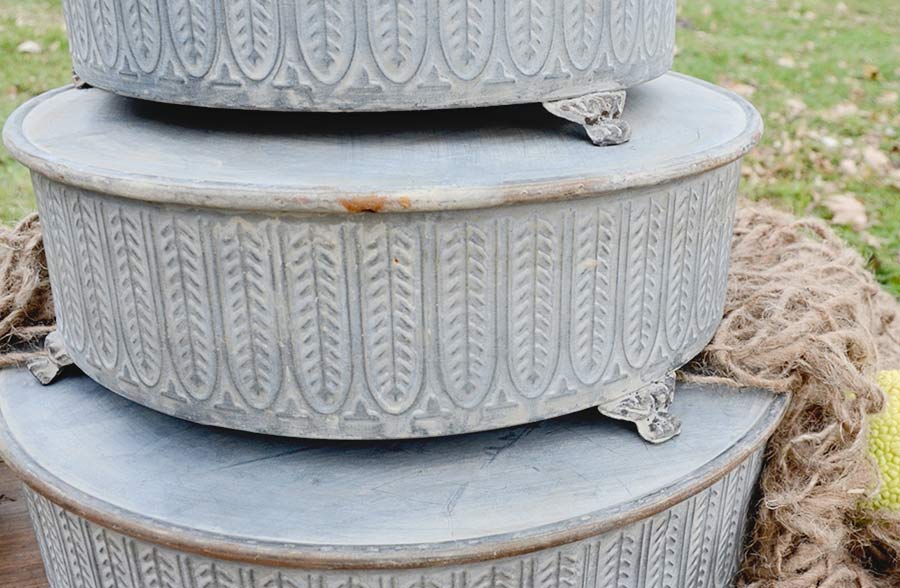 Distressed Metal Round Risers, Set of 3