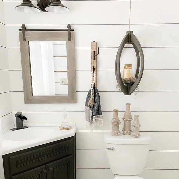 Vertical Swivel Wall Hook System