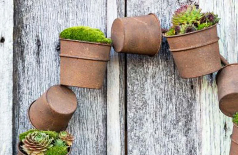 Rusty Bucket Wreath