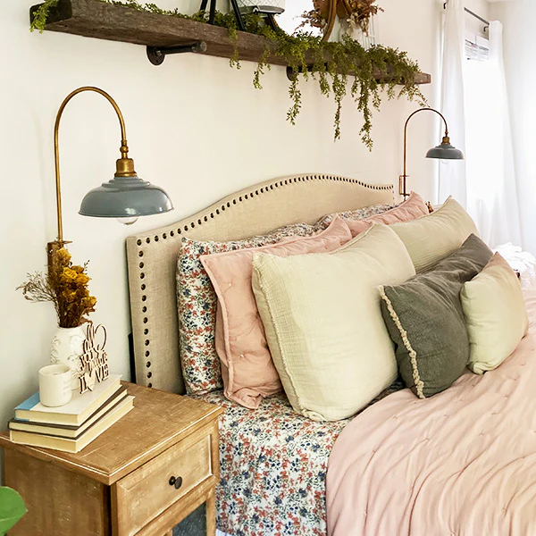 Antique Gold Gooseneck Wall Lamp