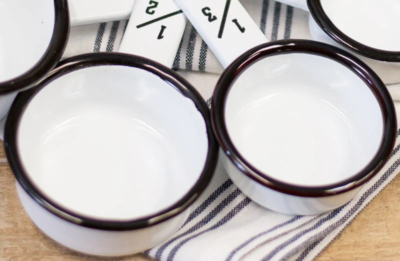 Black Rim Enamel Measuring Cup Set