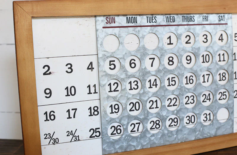 Rustic Slide Calendar