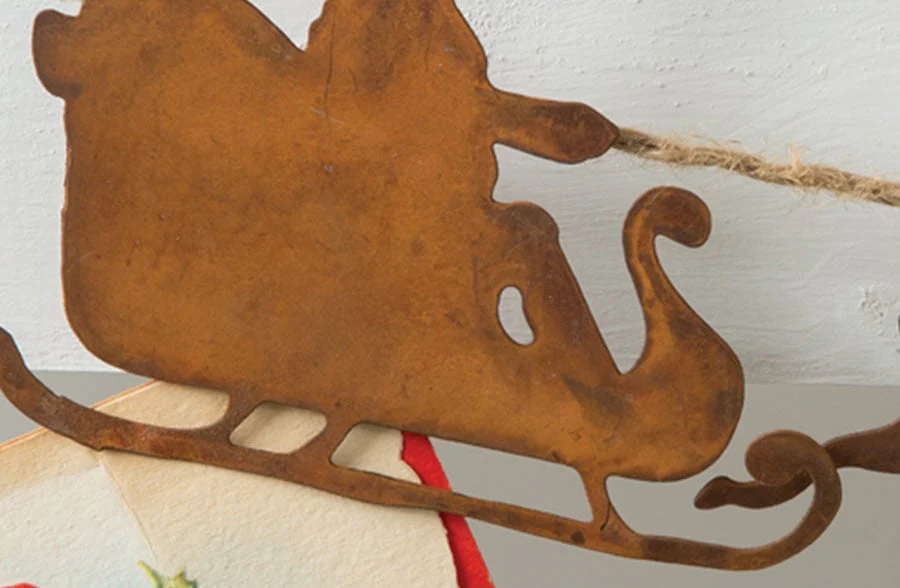 Rustic Santa's Sleigh Christmas Card Clip Garland