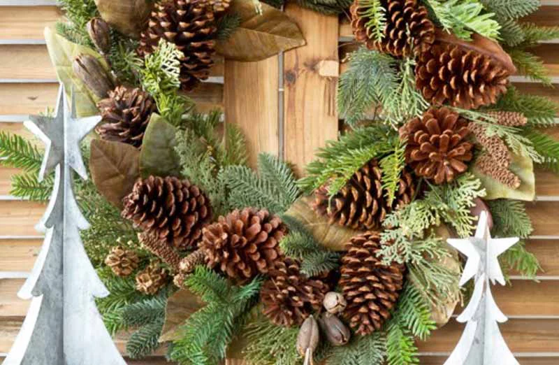 Pinecone Magnolia Leaf Wreath