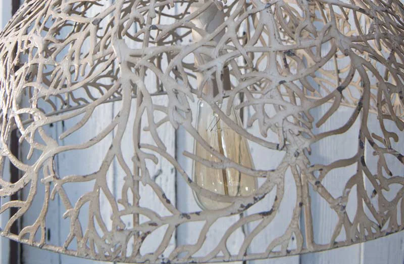 Metal Vine Pattern Pendant Lamp