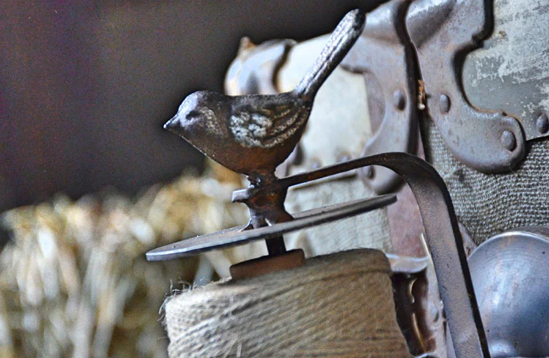 Wall Mount Bird Top Twine Display