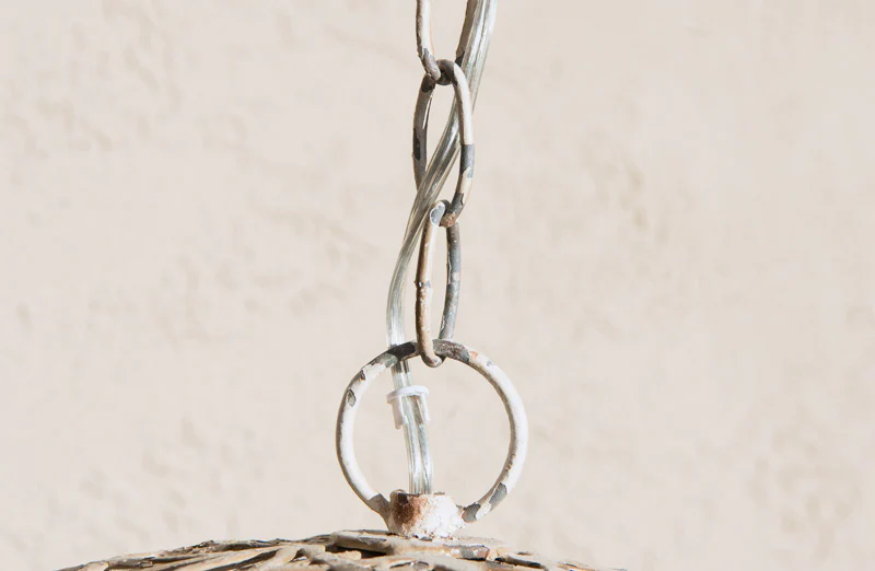 Metal Vine Pattern Pendant Lamp