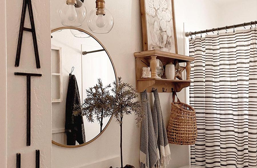 Spindle Wall Shelf with Hooks