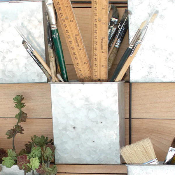 Metal Wall Rack with Six Pockets