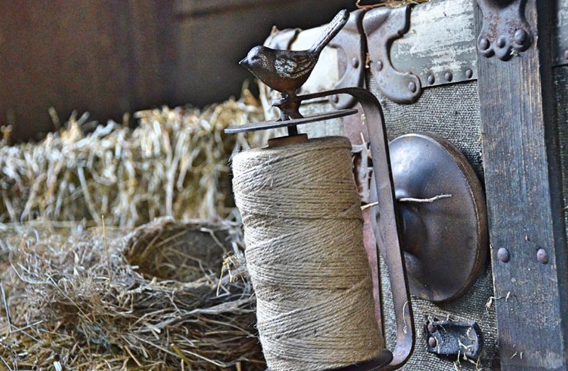 Wall Mount Bird Top Twine Display