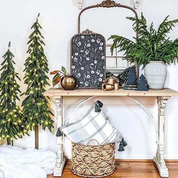 Distressed White Corbel Entry Table