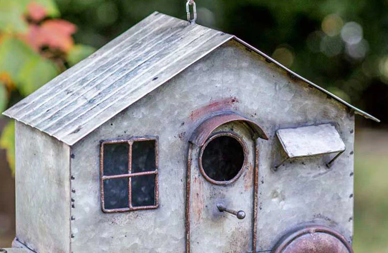 Metal Happy Camper Birdhouse