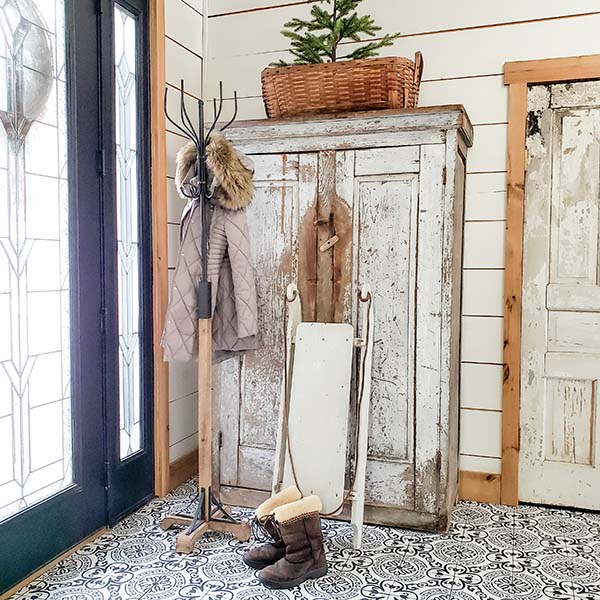 Refined Classic | Natural Wood and Forged Metal Coat Rack