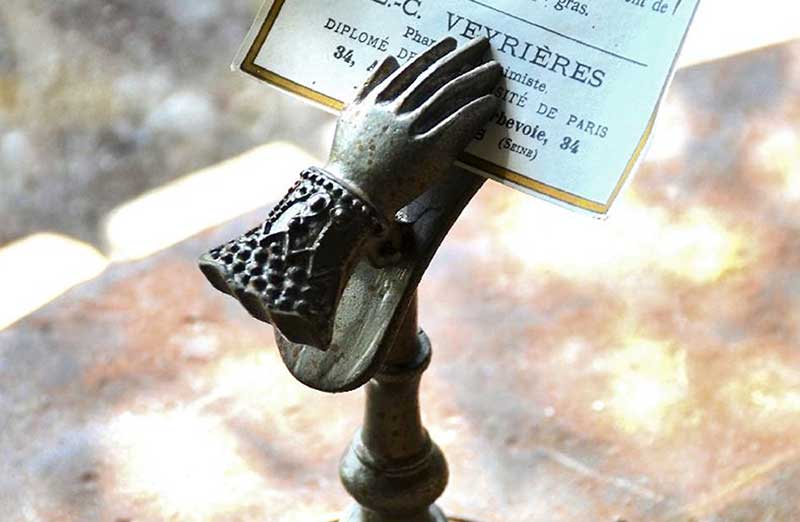 Single Clip Display Stand  Set Of 2