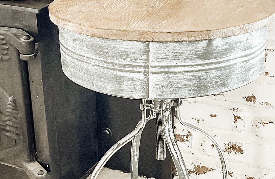 Adjustable Antique Finish Plant Riser