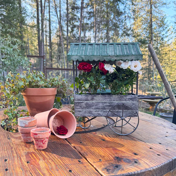 17 Inch Outdoor Metal Rolling Flower Cart Plant Stand