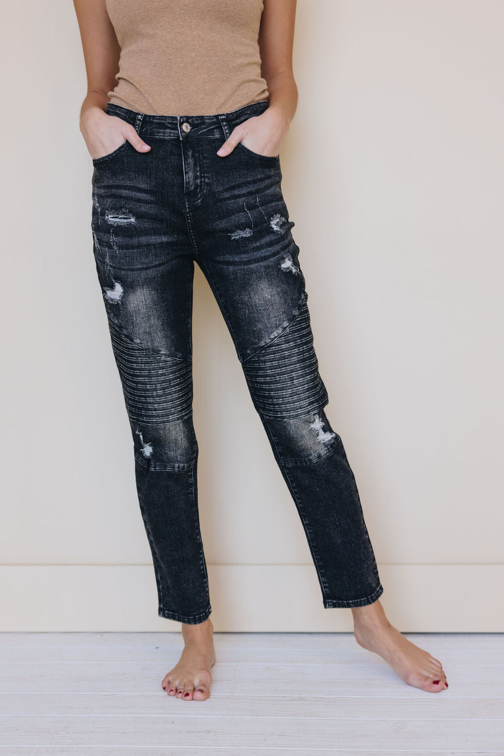Evermore Distressed Jeans