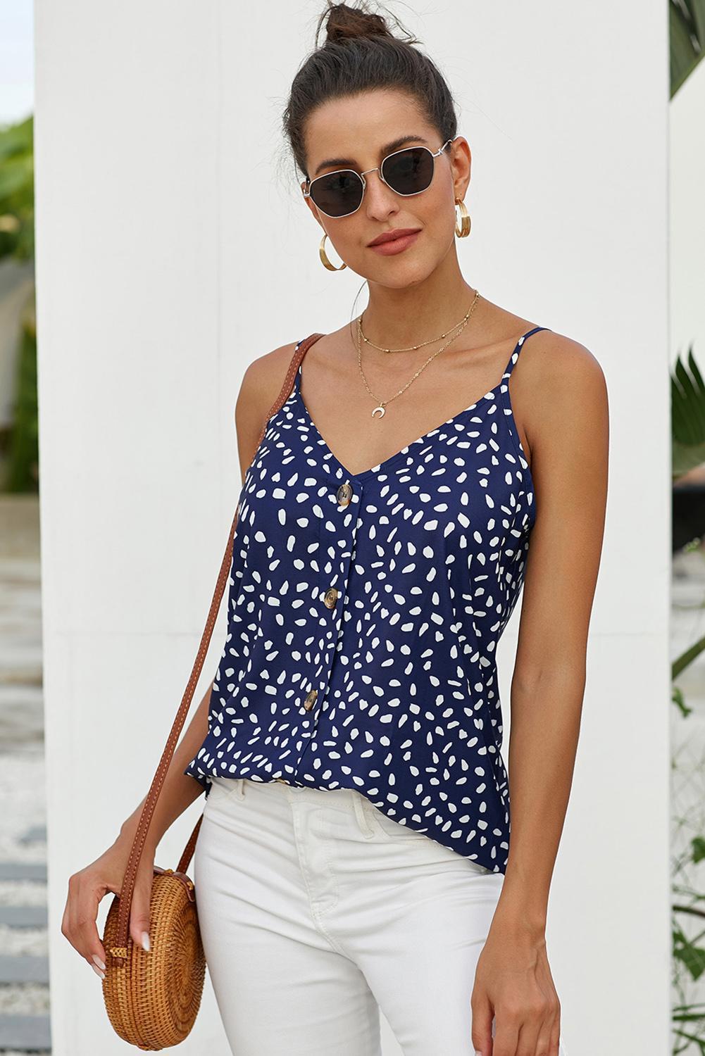 Kiss From a Patterned Tank