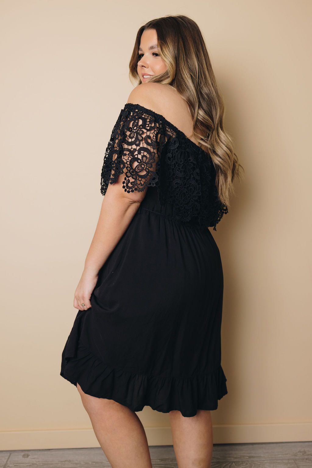 Plus Size - Maya Lace Sleeves Dress