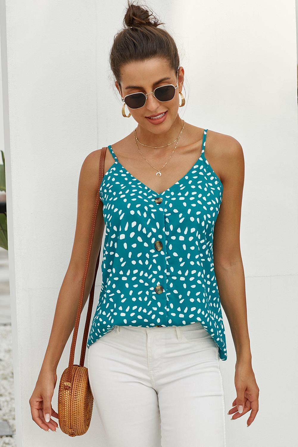 Kiss From a Patterned Tank