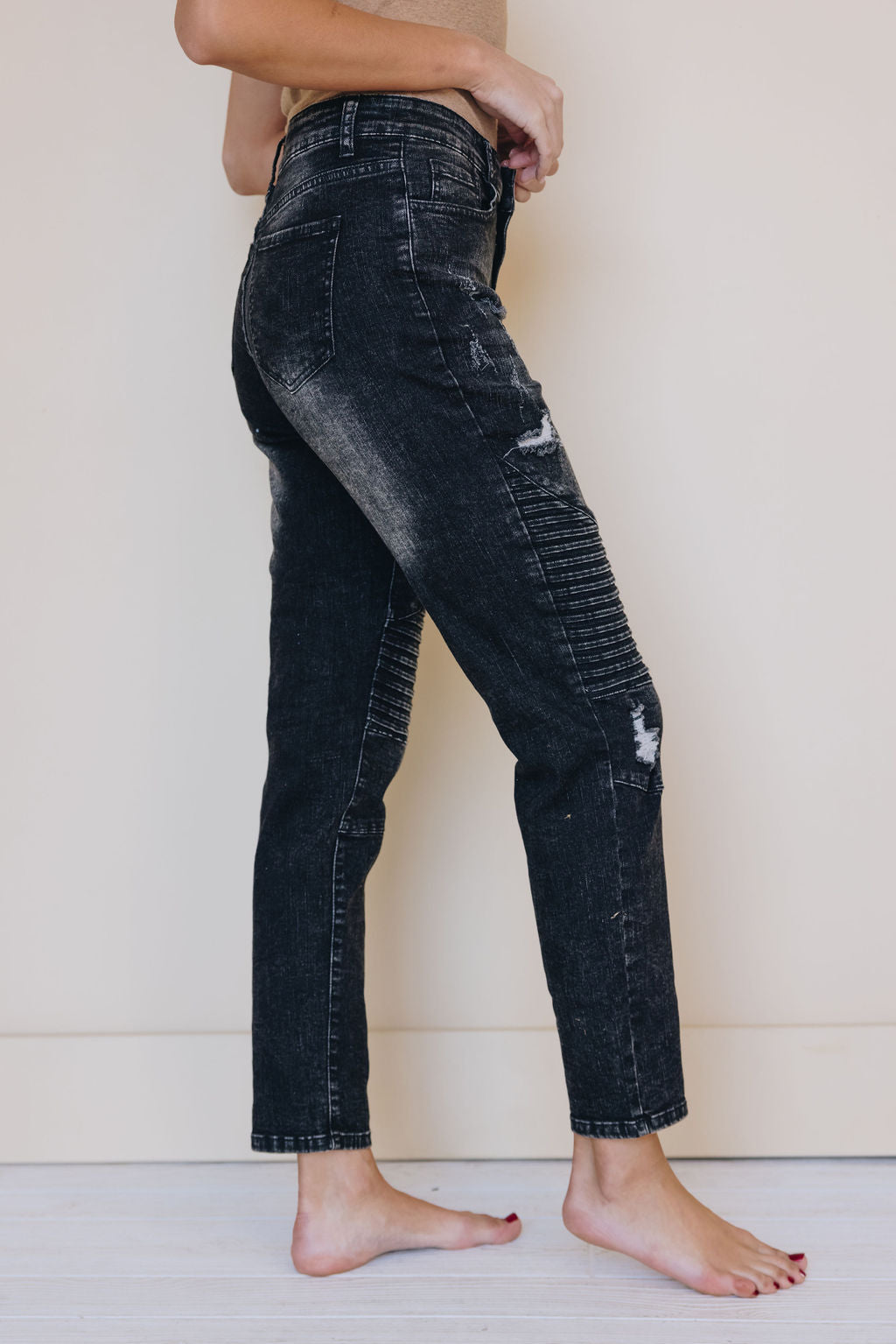 Evermore Distressed Jeans