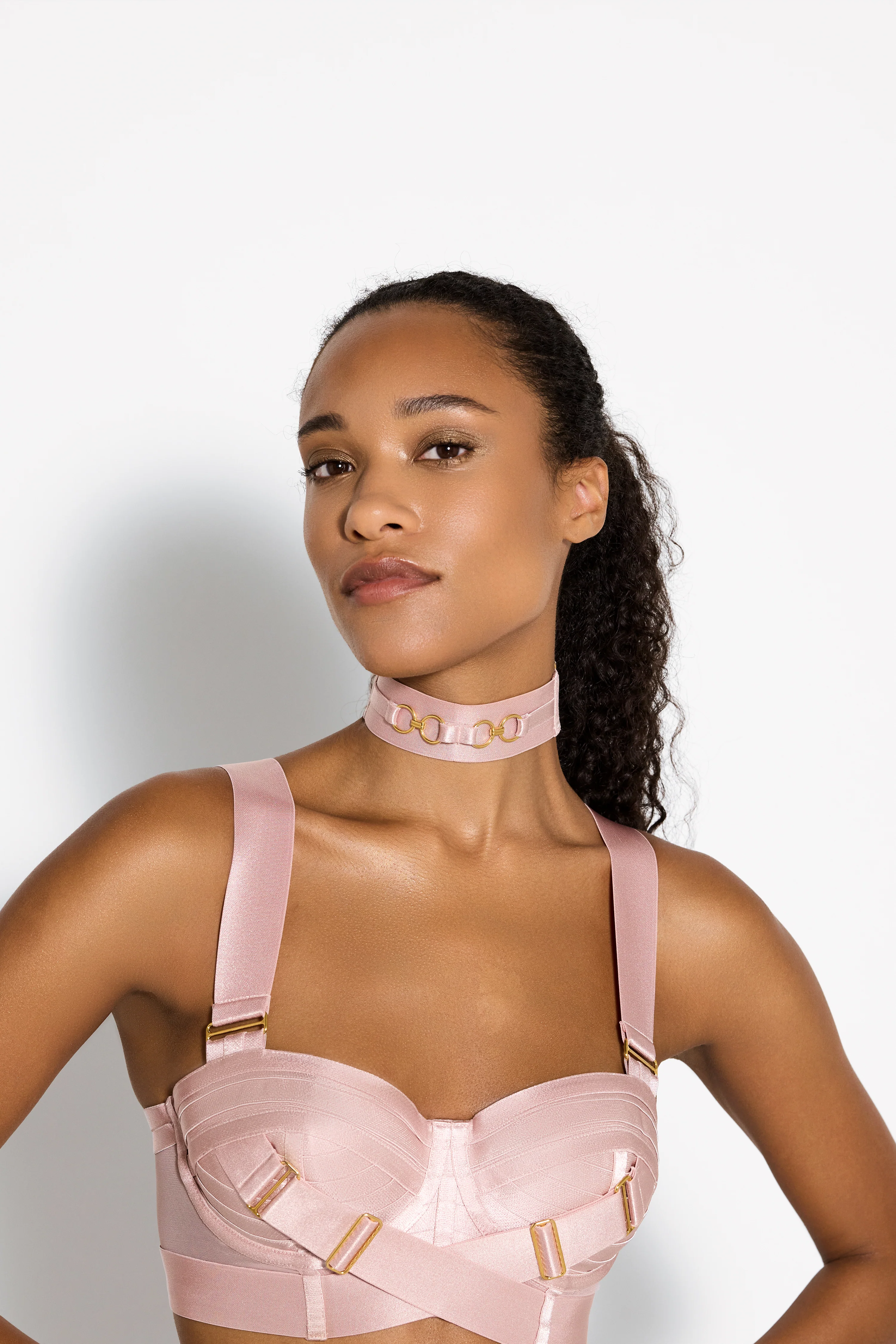 Retta Wide Strap Collar