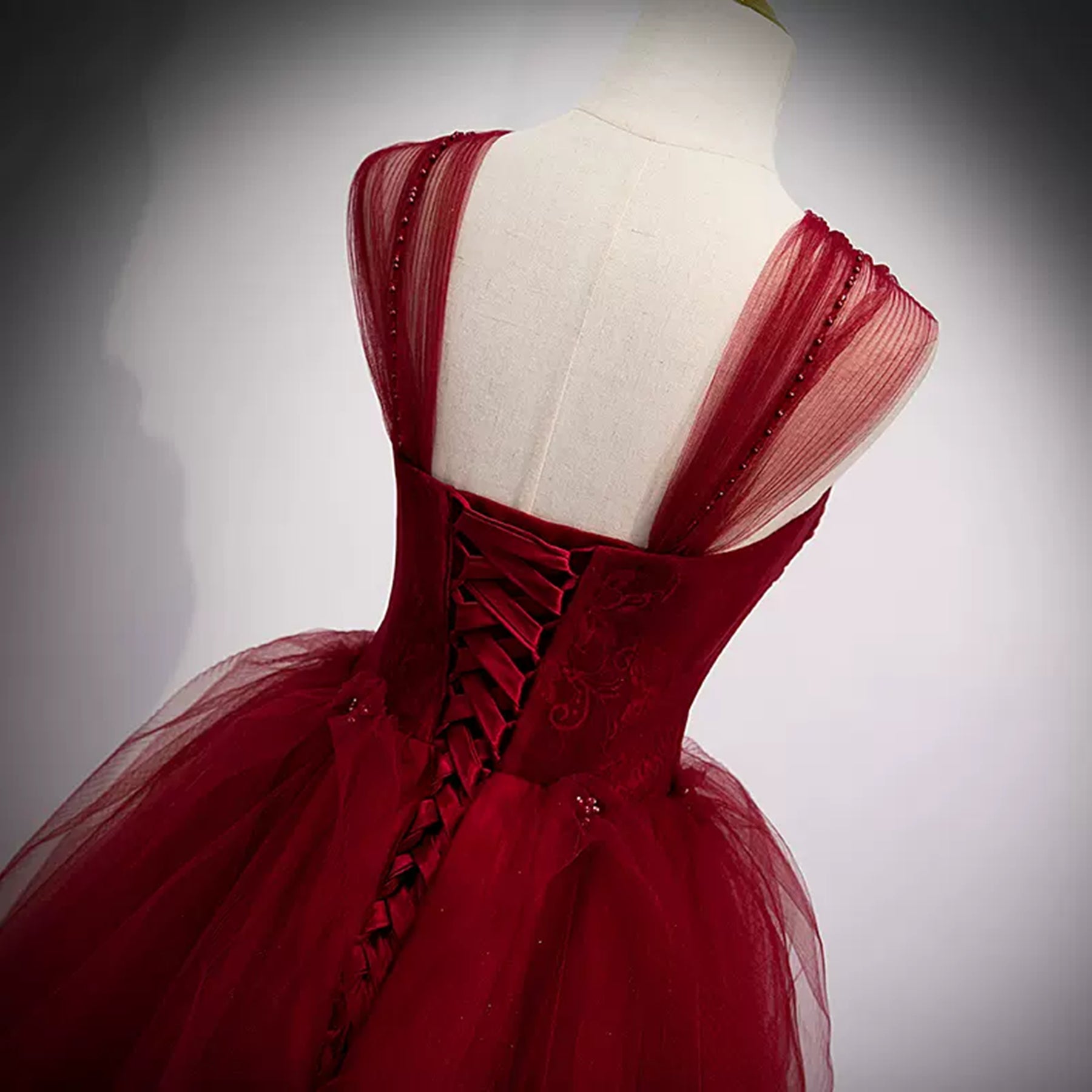 Unthony - A Line Spaghetti Straps Beaded Burgundy Tulle Long Prom Dresses