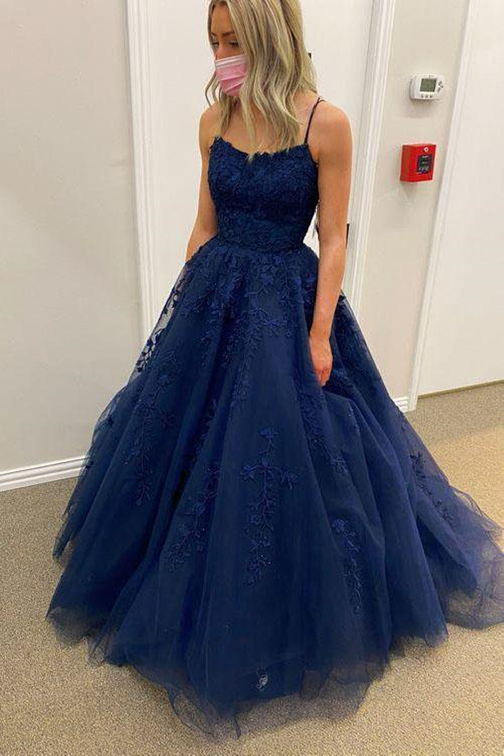 Unthony - Elegant Navy Blue Tulle Lace Appliques Long Prom Dress