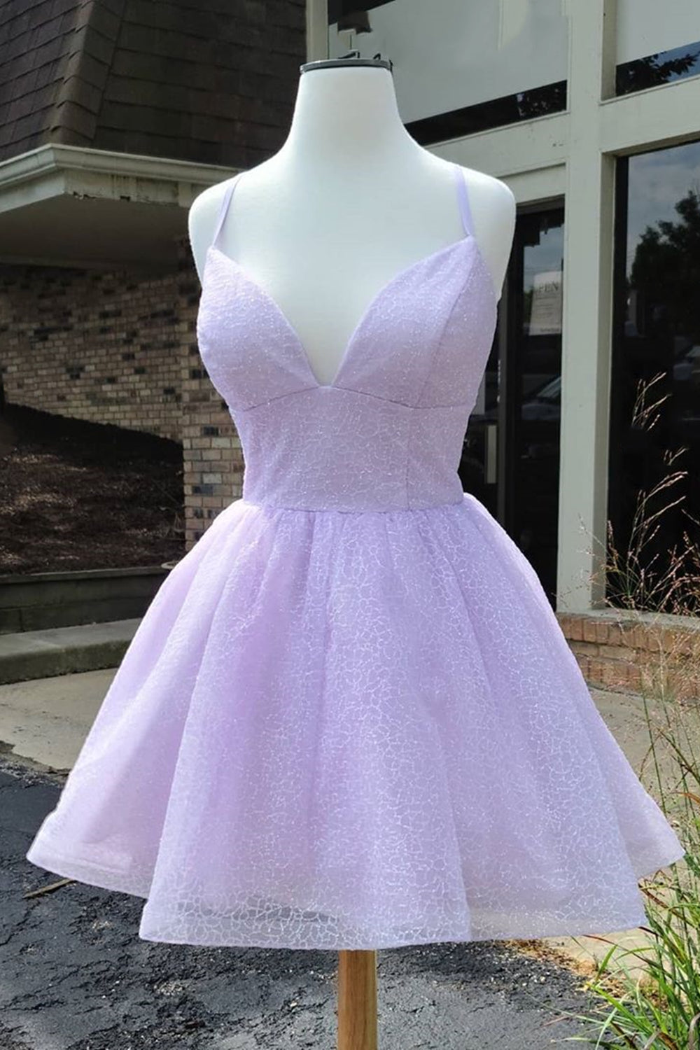 Unthony - Shiny V Neck Lilac Short Prom Dresses