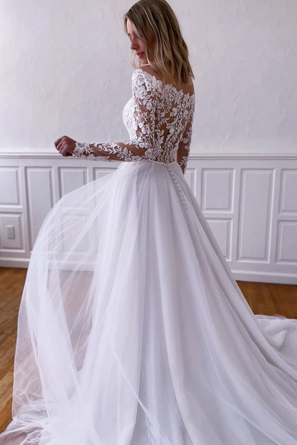 Unthony - Elegant Long Sleeves White Lace Wedding Dress