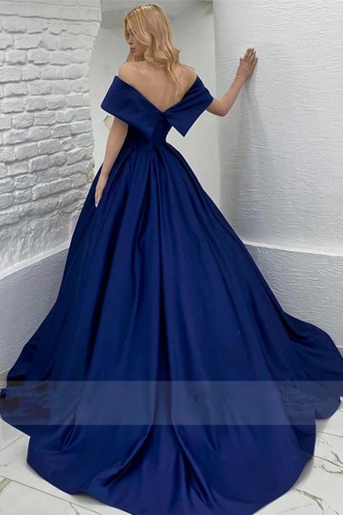 Unthony - Off Shoulder Royal Blue Satin Long Prom Dress