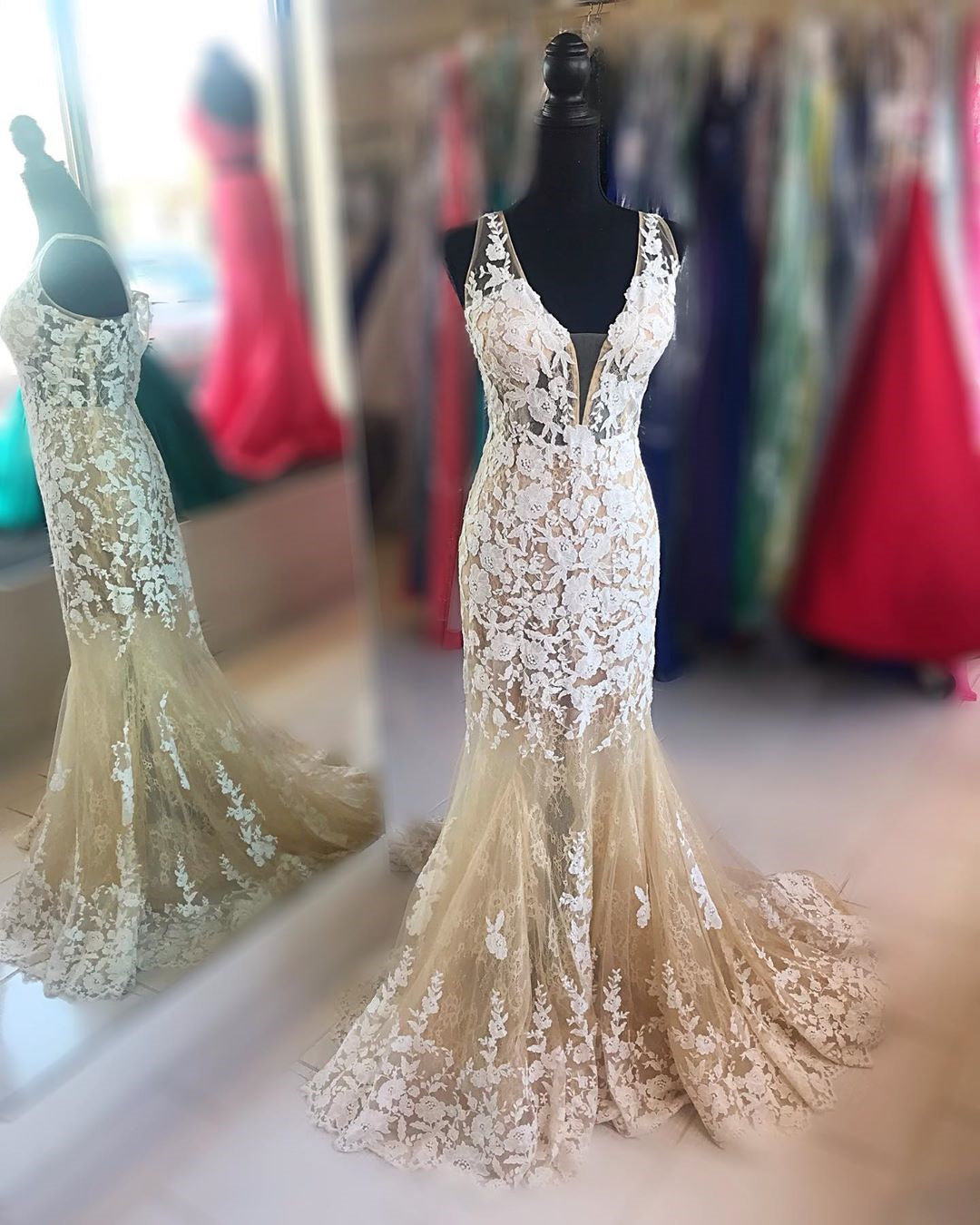 Unthony - Mermaid V Neck Champagne Lace Prom Dress
