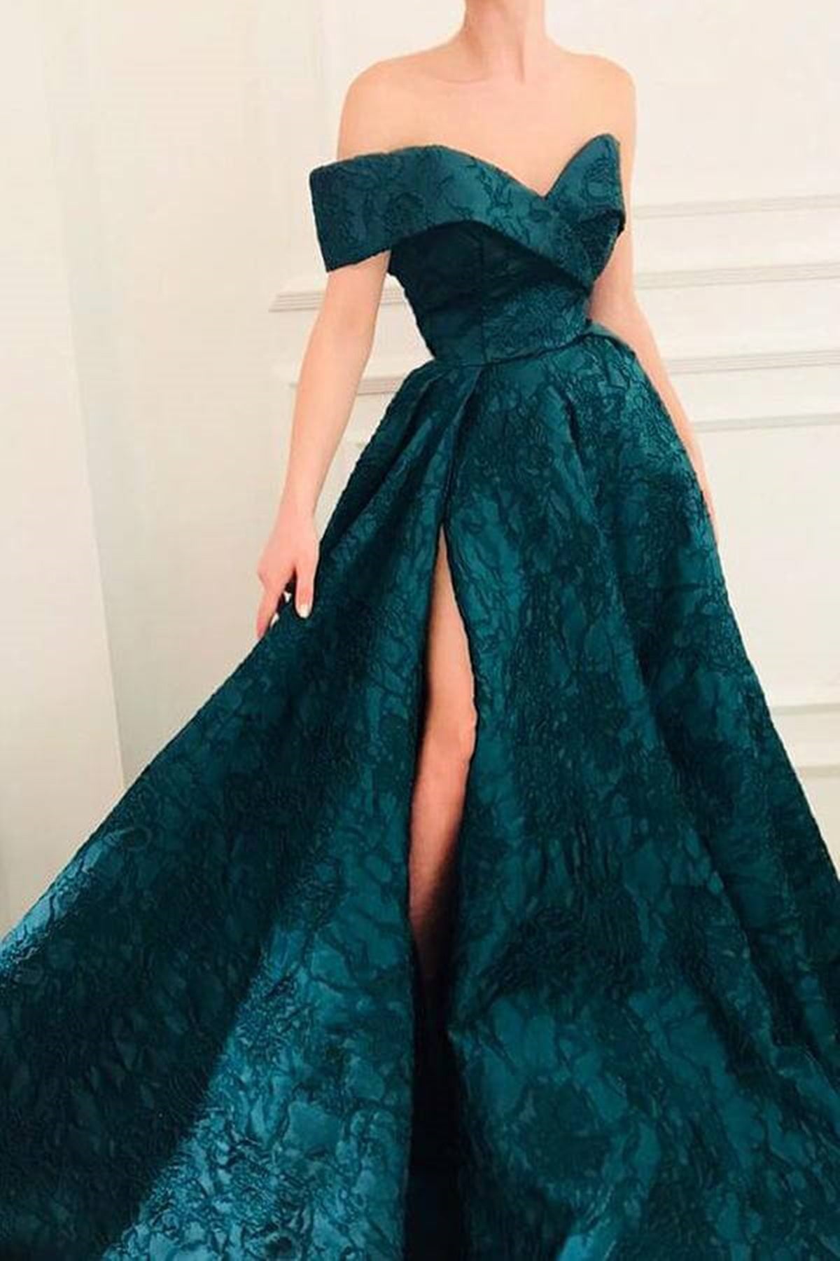 Unthony - Off Shoulder Dark Green Lace Long Prom Dresses with High Slit