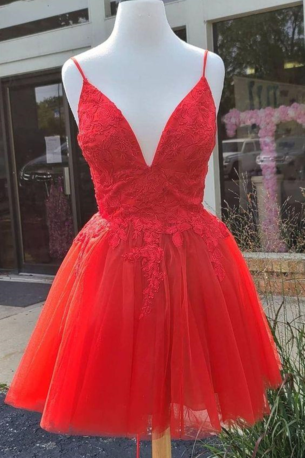 Unthony - A Line V Neck Red Lace Short Prom Dress