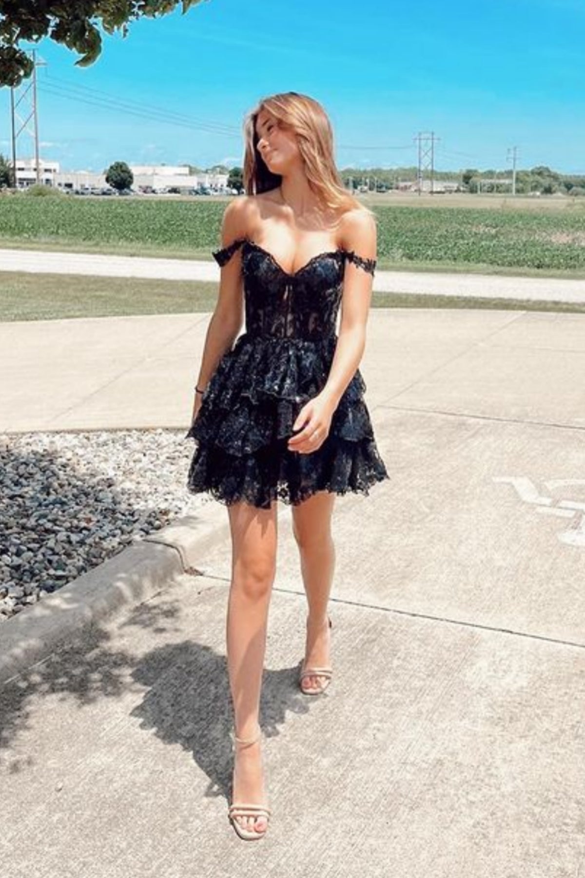 Unthony - Shiny Off Shoulder Black Lace Short Prom Dress