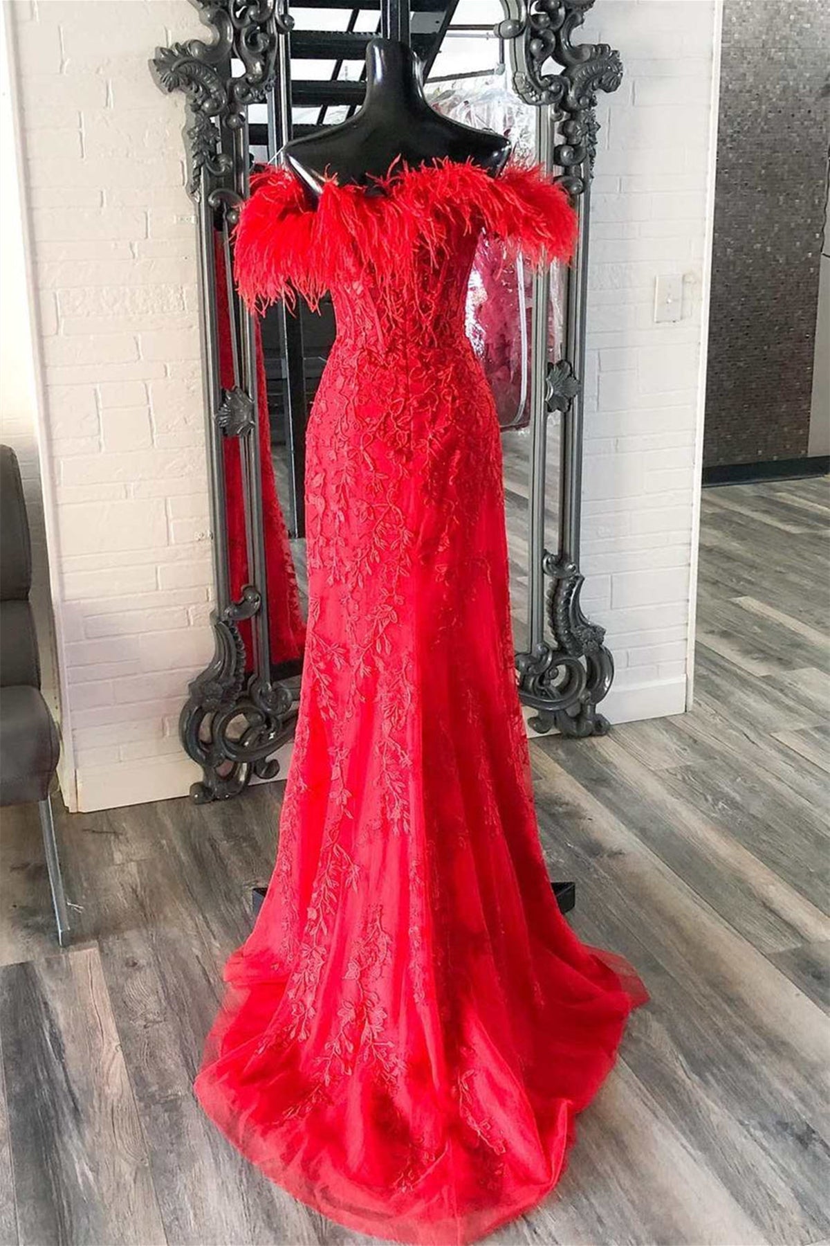 Unthony - Off Shoulder V Neck Mermaid Red Lace Long Prom Dress with High Slit