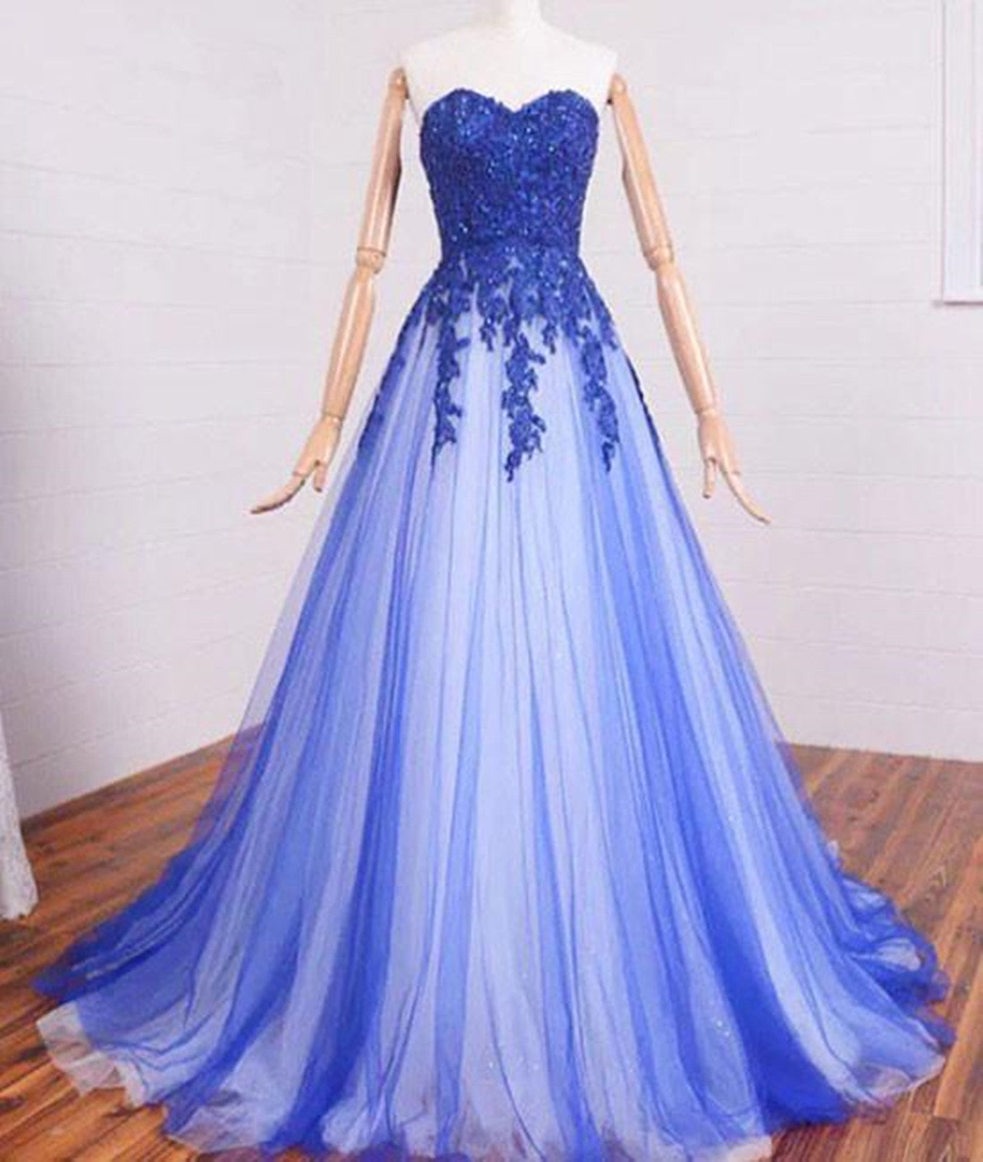 Unthony - A Line Sweetheart Neck Lace Tulle Blue Long Prom Dresses