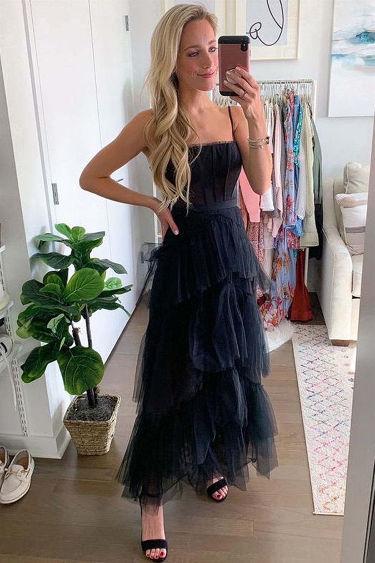 Unthony - Elegant Open Back Layered Black Tulle Long Prom Dress