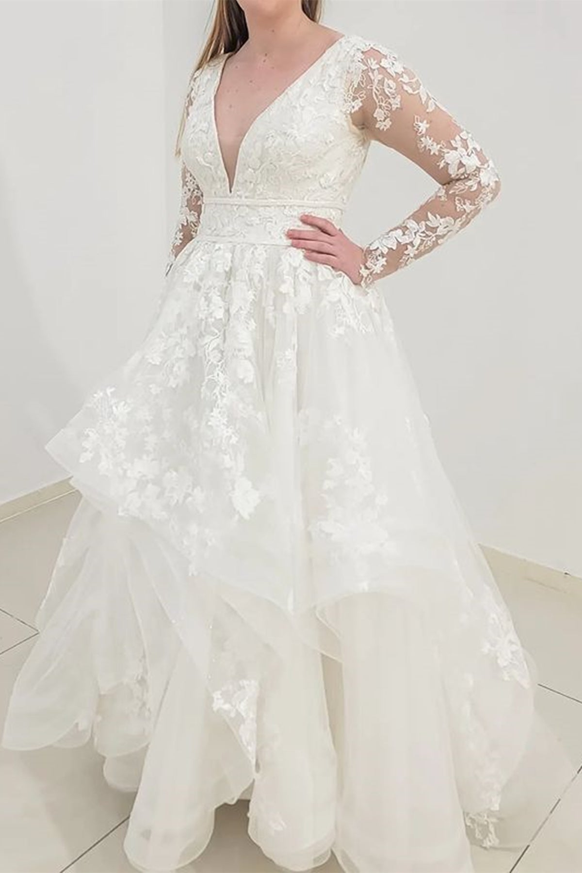 Unthony - V Neck Long Sleeves White Lace Tulle Prom Dress