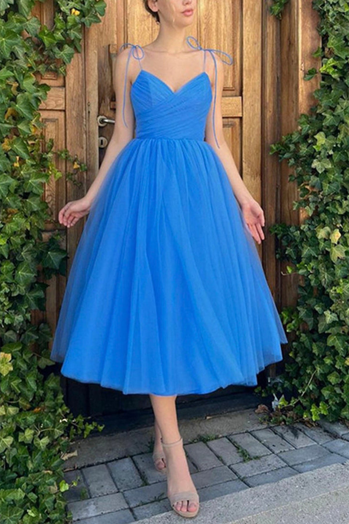 Unthony - Simple V Neck Tea Length Blue Tulle Prom Dress