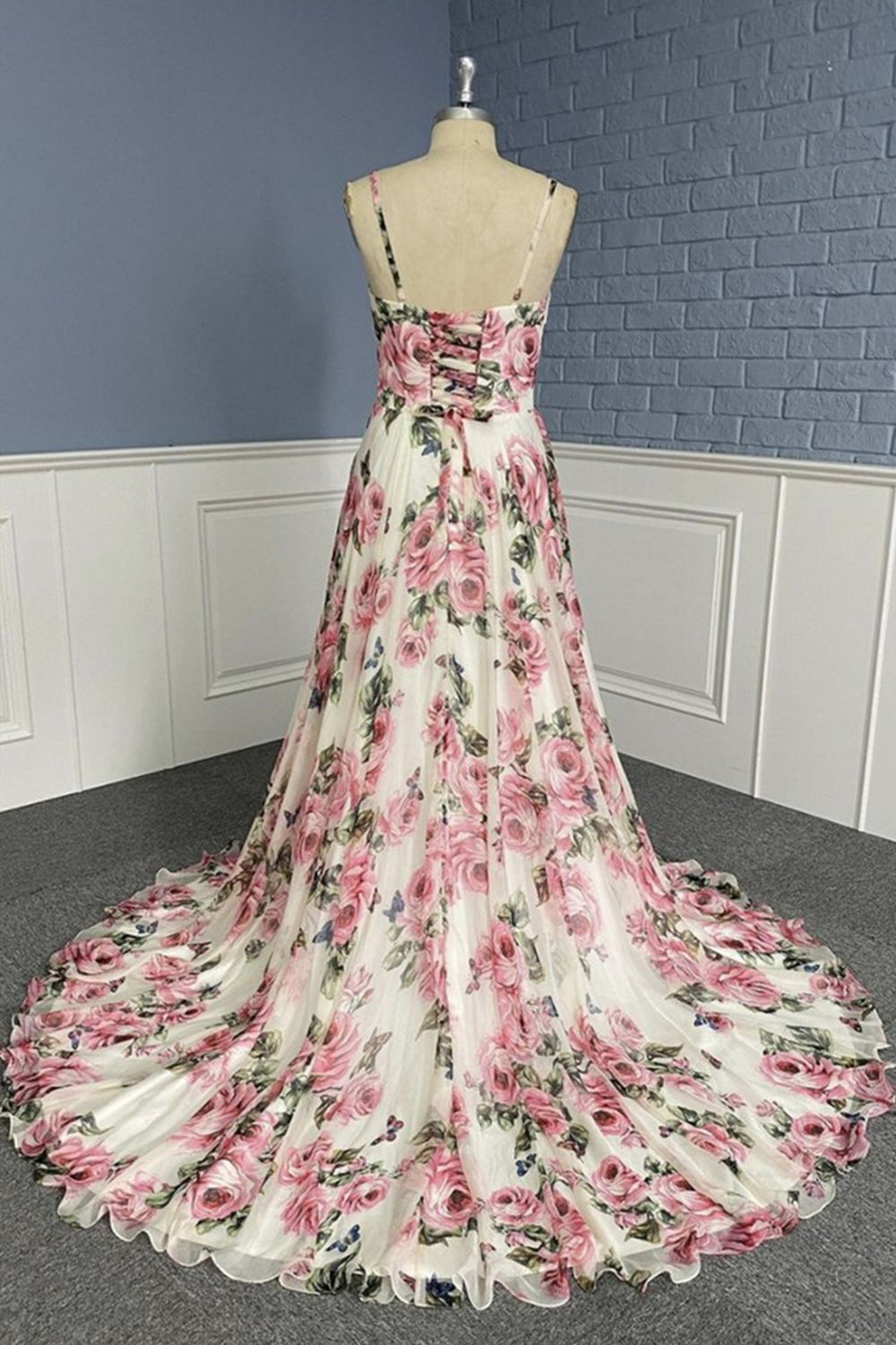 Unthony - Stylish V Neck Backless Floral Pattern Long Prom Dress
