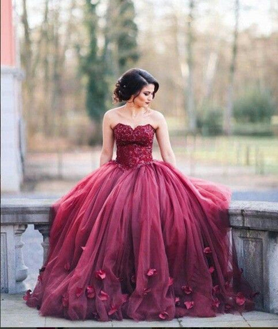 Unthony - A-Line Sweetheart Neck Tulle Lace Burgundy Prom Dresses